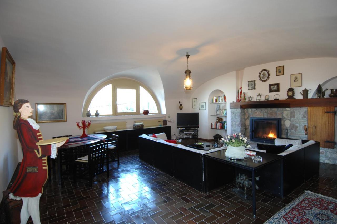 Bed and Breakfast Mirabilia Adrara San Rocco Esterno foto