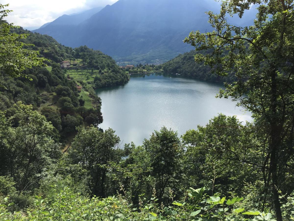 Bed and Breakfast Mirabilia Adrara San Rocco Esterno foto